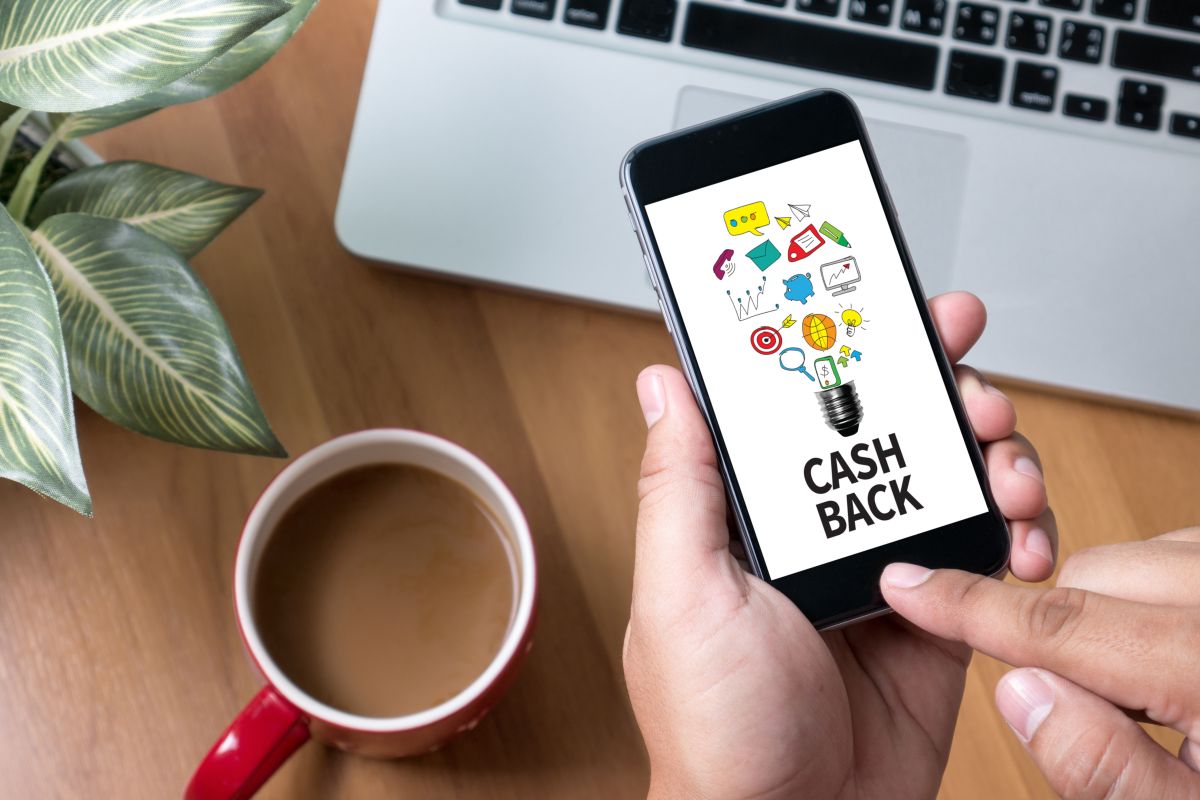 Un utente usa il cashback
