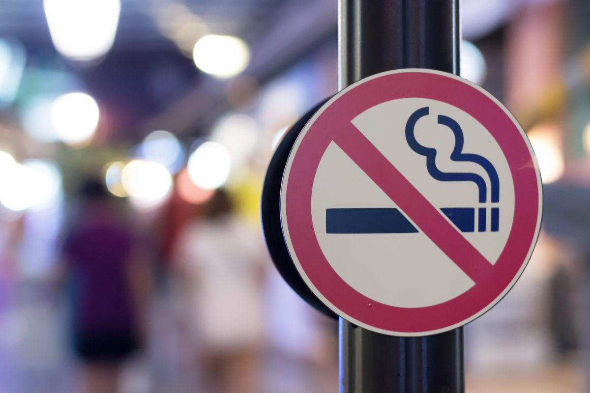 Divieto di fumo all'aperto