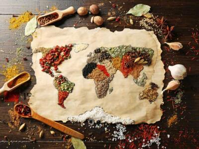Una mappa del mondo fatta con il cibo