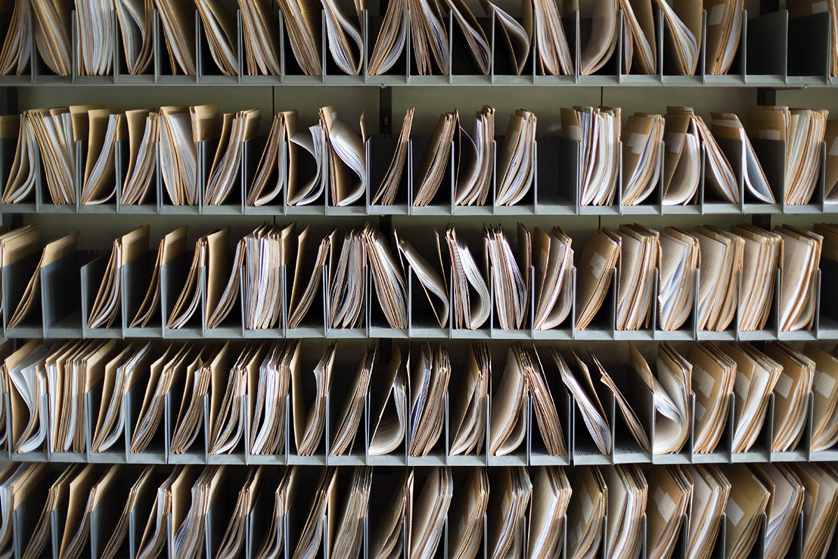 scaffali archivio documenti