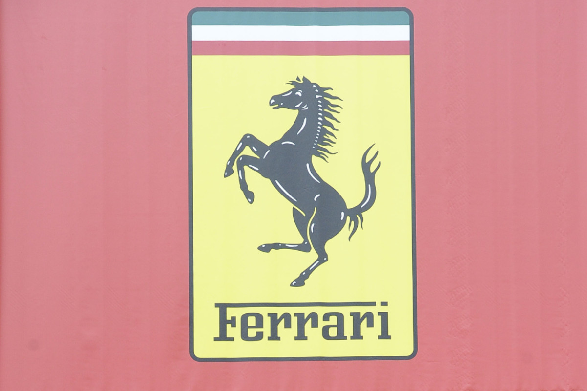 logo ferrari