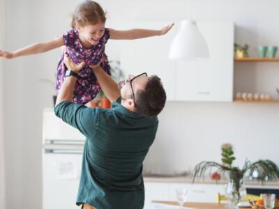 Un padre con sua figlia