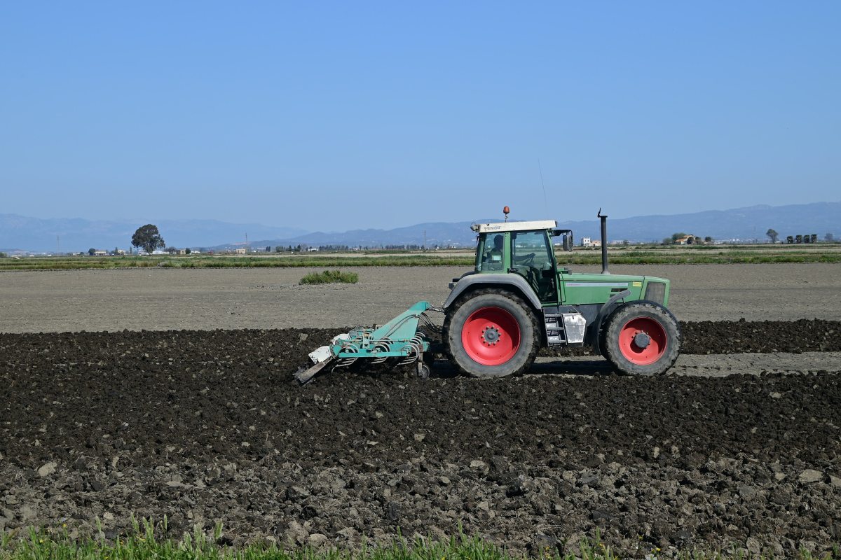 veicolo agricolo trattore lavoro