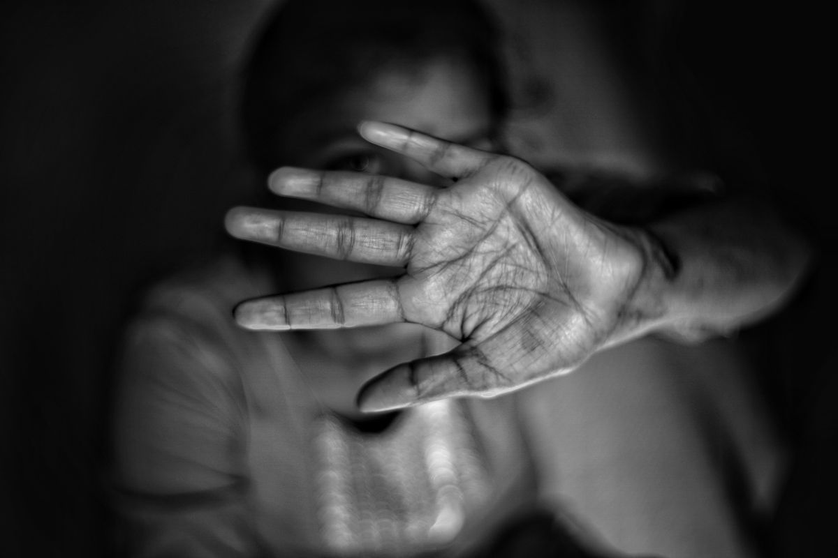 Una mano a difesa delle donne
