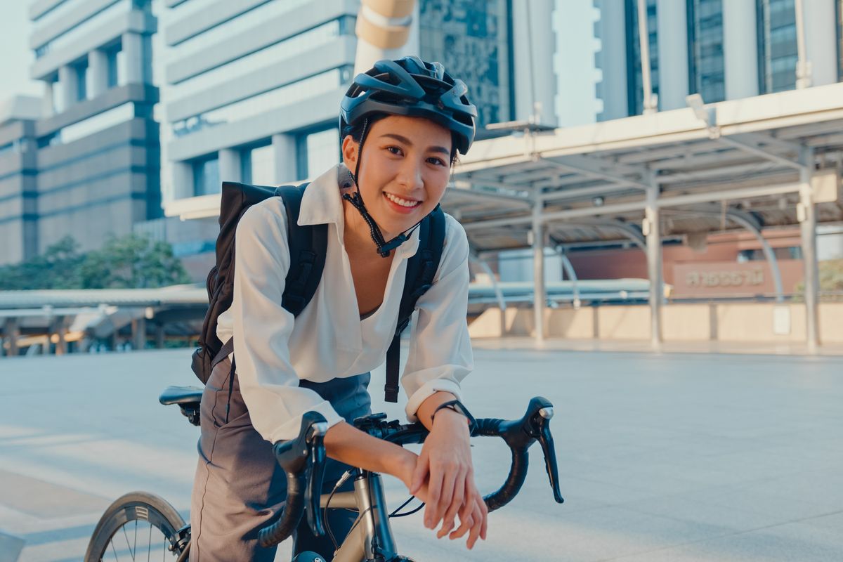 ragazza bici bicicletta