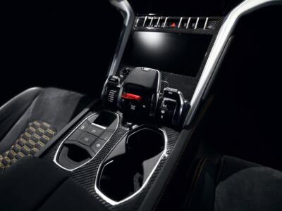 Automobile