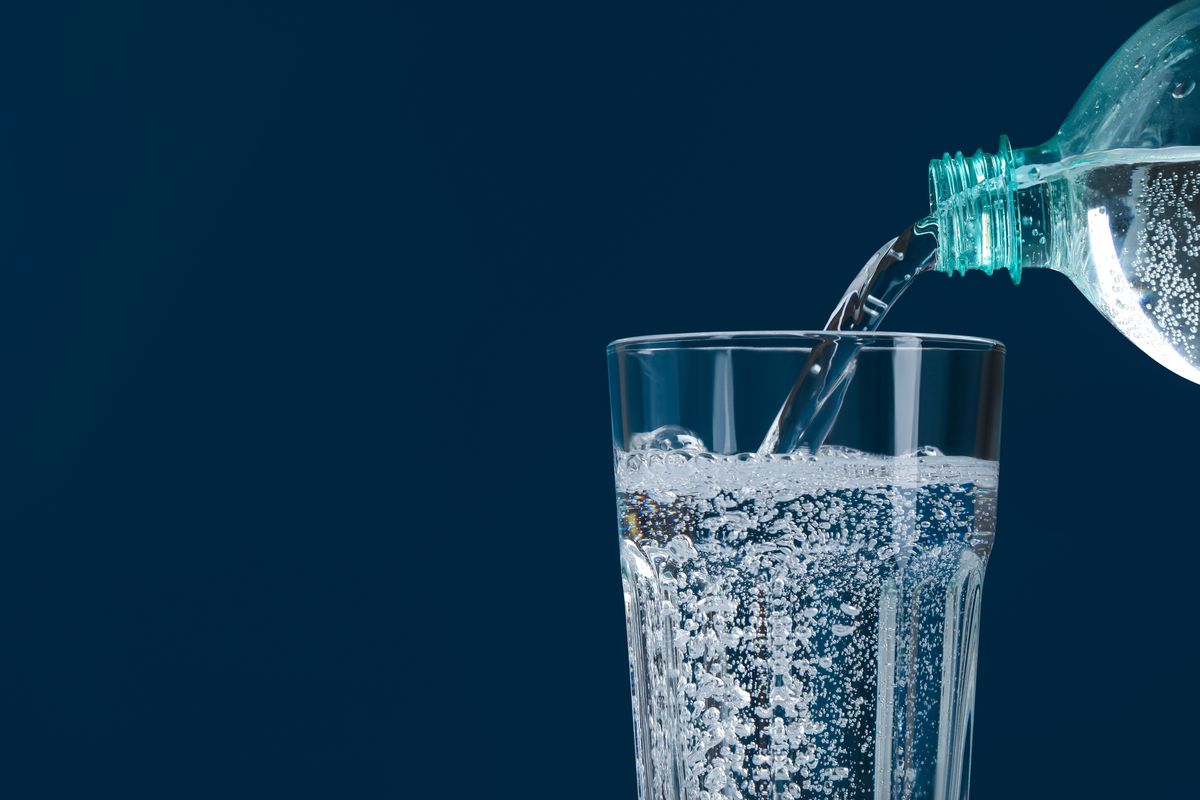 Bicchiere acqua gasata