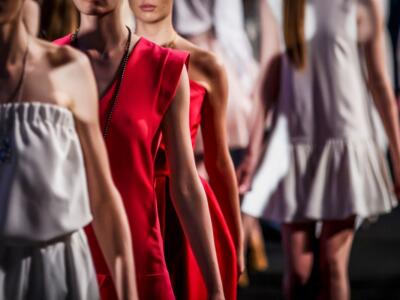 Una sfilata di moda alla Fashion Week