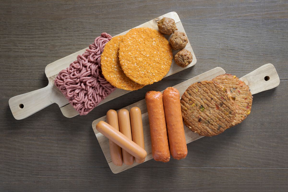 Würstel, burger e macinato vegani