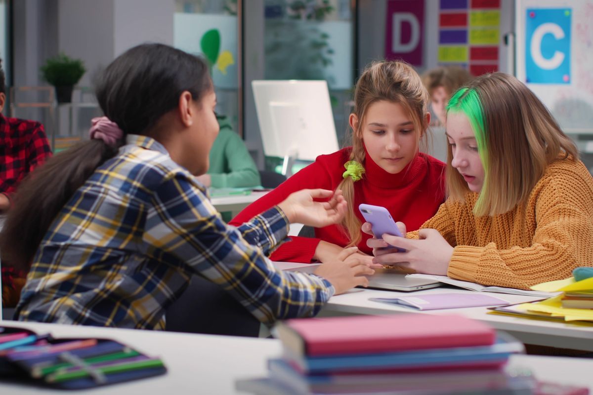 ragazzi alunni scuola giochi