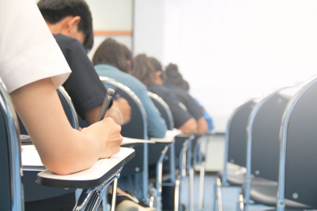 studenti aula banchi universita