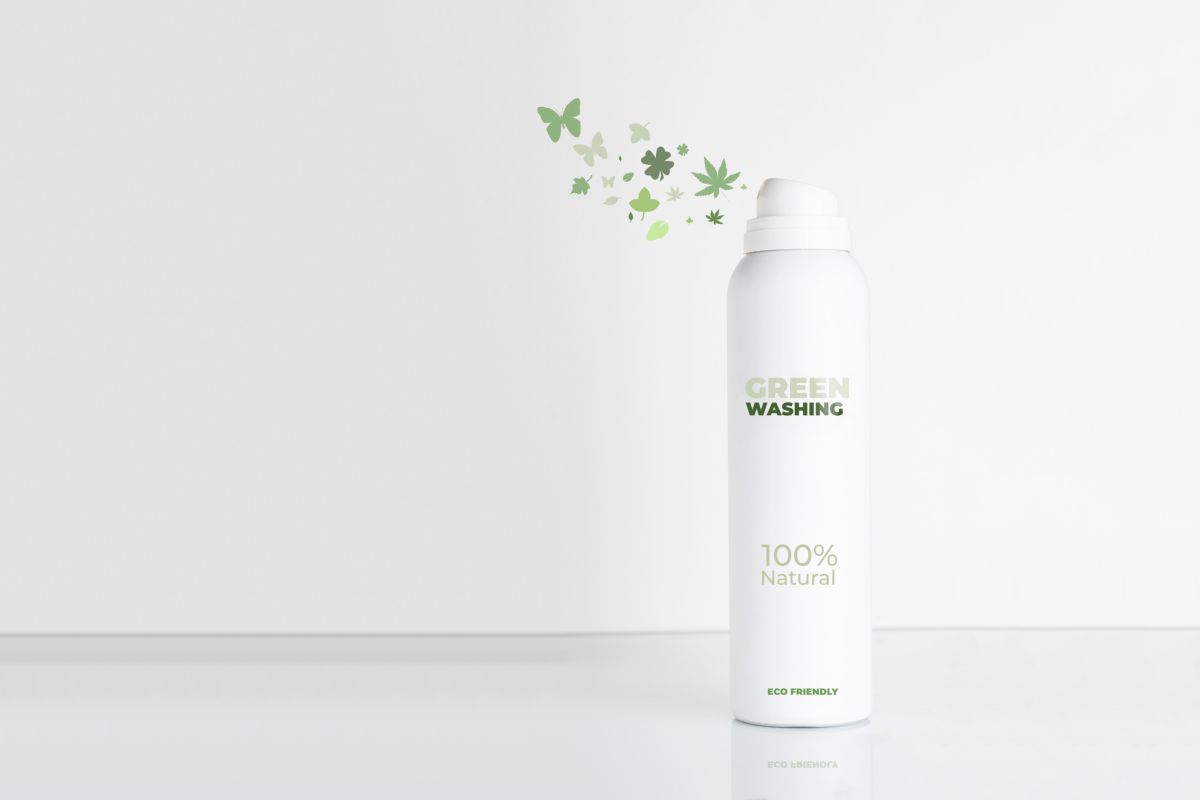 Deodorante con scritta greenwashing
