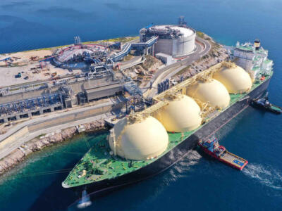 Petroliera