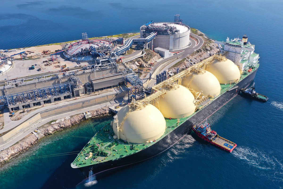 Petroliera