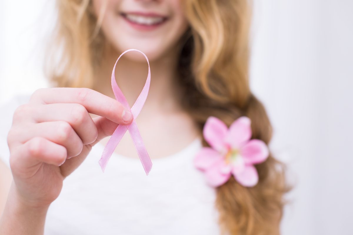 fiocco rosa cancro donna