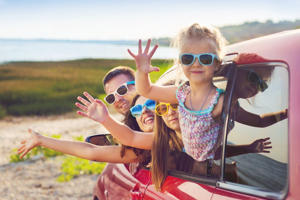 famiglia vacanza auto