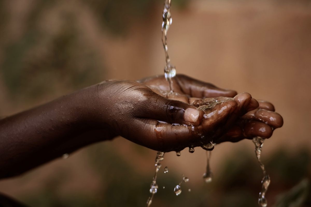 Acqua e mani