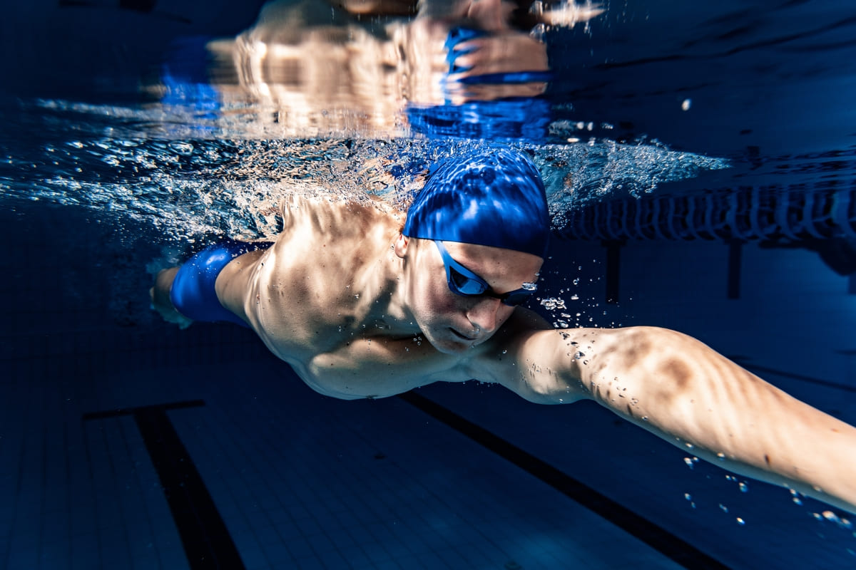 Nuotare in piscina