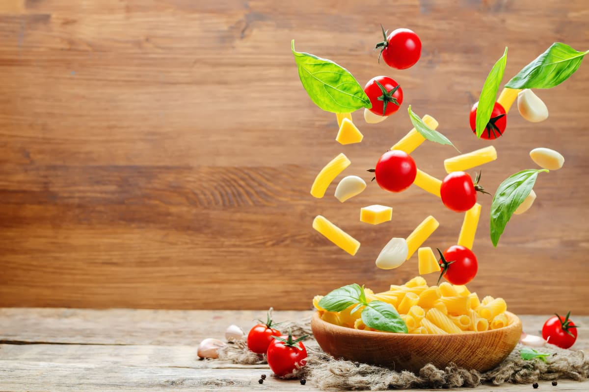 Un piatto di pasta sospeso