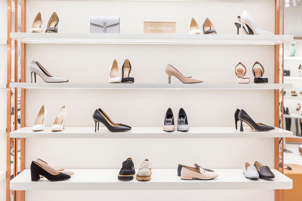 Vetrina scarpe eleganti