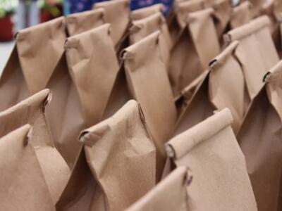 Una serie di doggy bag