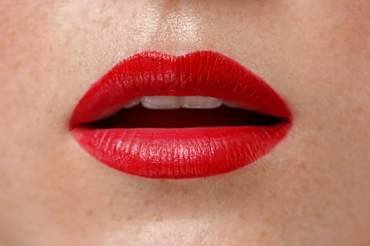 Una bocca sensuale di donna