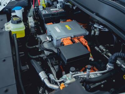 batteria elettrica dell'auto
