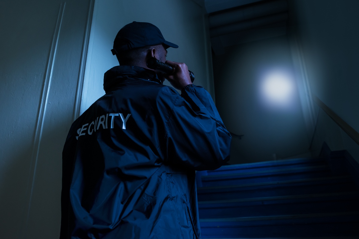 L'addetto alla sicurezza di un supermercato