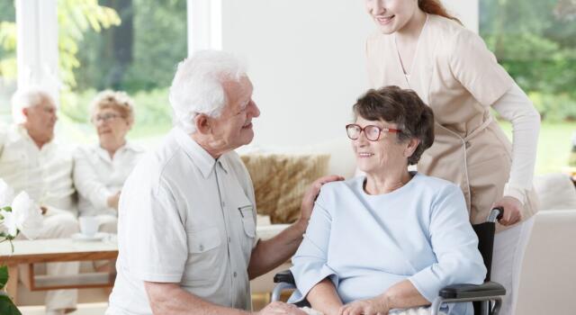 Vivere al meglio la terza età con telemedicina e senior co-housing